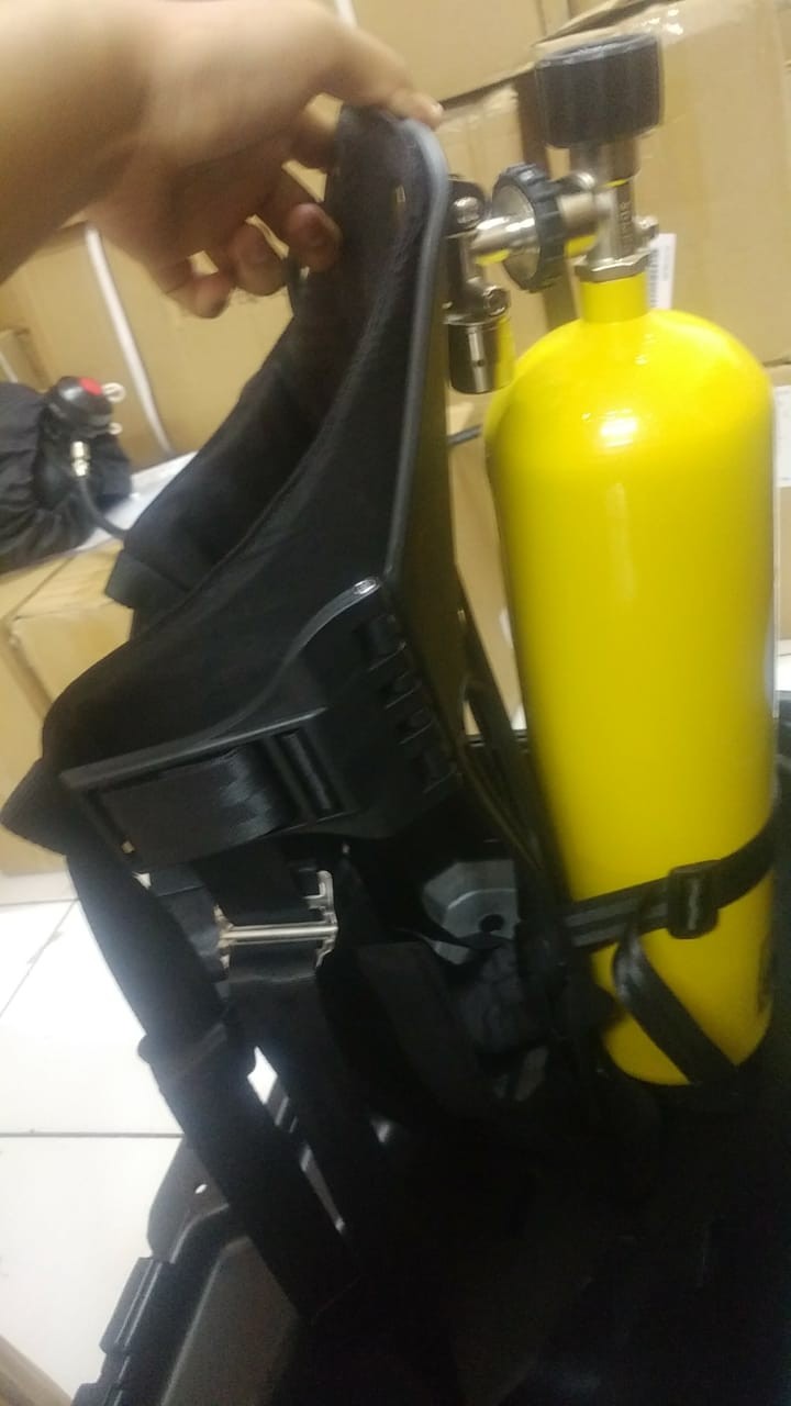 SCBA BREATHING APPARATUS