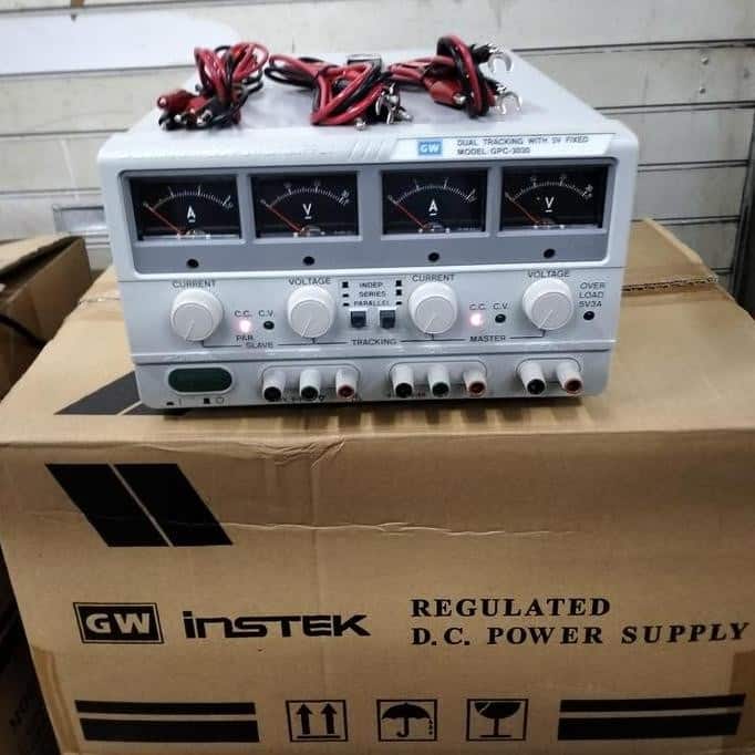GW Instek GPC-3030 Analog DC Power Supply 30V / 3A - Image 2